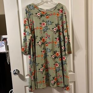 Size 3X Honey & Lace Brea Dress..super cute green with flowers!! 3/4 sleeves NWT
